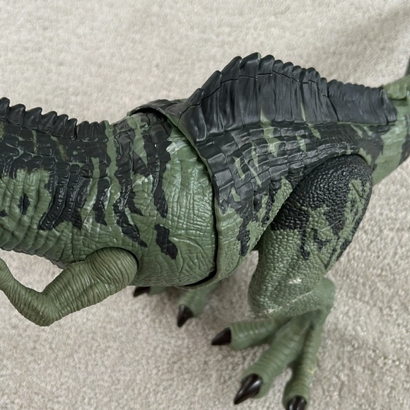 Jurassic World Dinosaur - Picture 5 of 8